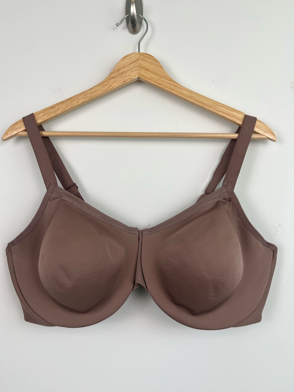 Wacoal 855263 brown Classic Reinvention Full Figure Underwire Bra, 42DD.
